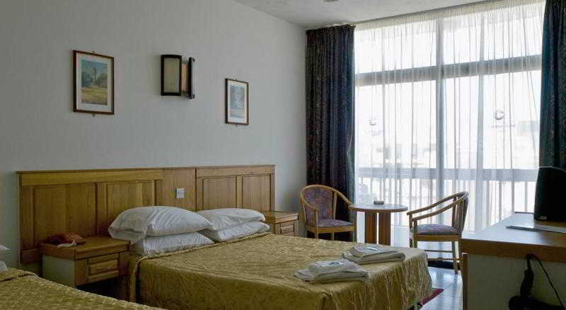 Coral Hotel Сент-Полс-Бей Экстерьер фото