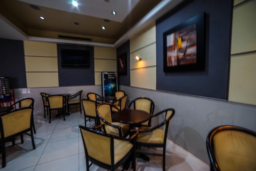 Coral Hotel Сент-Полс-Бей Экстерьер фото
