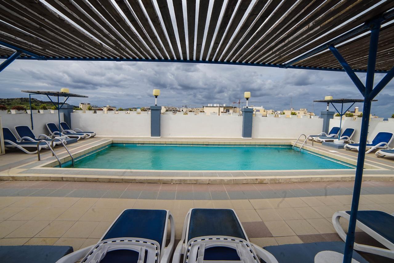 Coral Hotel Сент-Полс-Бей Экстерьер фото