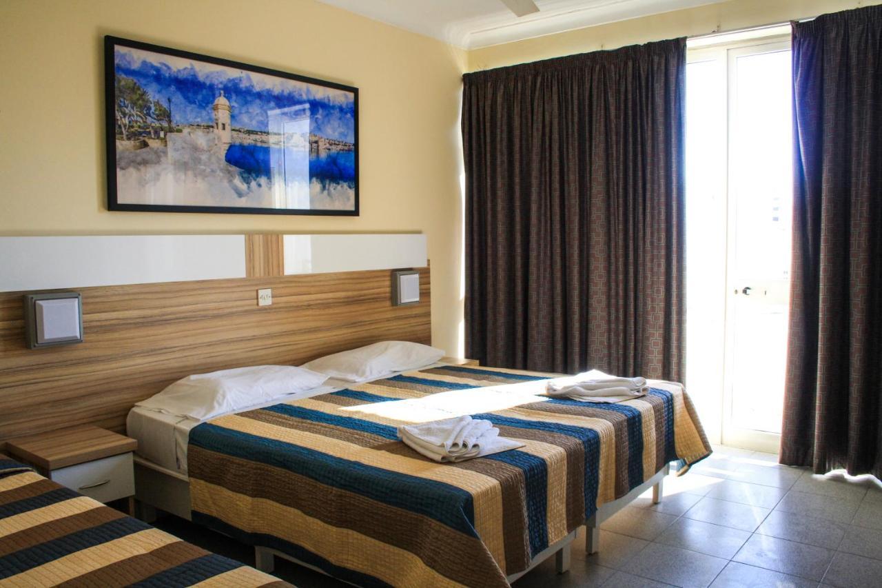 Coral Hotel Сент-Полс-Бей Экстерьер фото